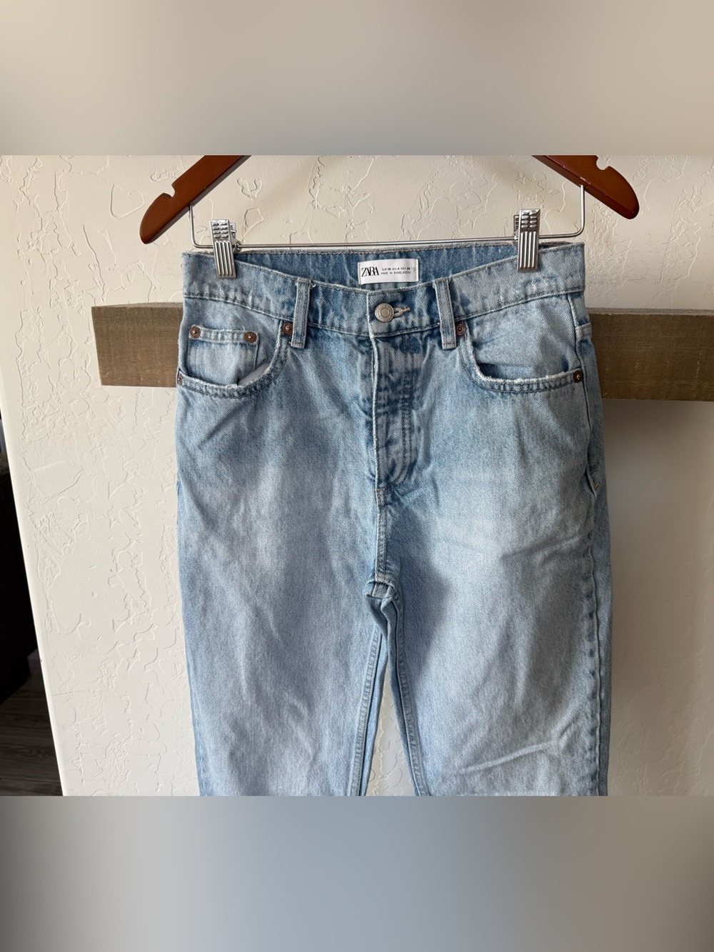 Zara|Women’s Light Wash Straight Leg Jeans with Raw Hem,high rise button fly••• - Picture 2 of 12